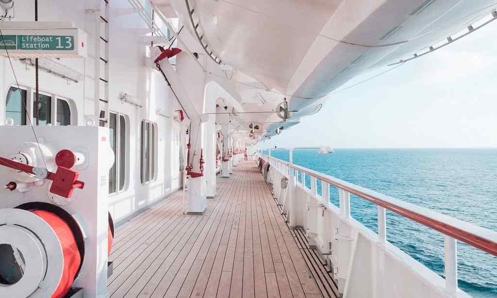 cruise-ships