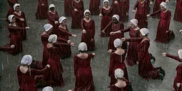 how to watch the handmaid's tale